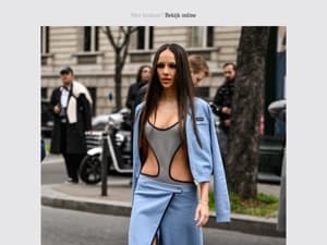 Katie Holmes werd gespot met de grootste tassentrend van het moment