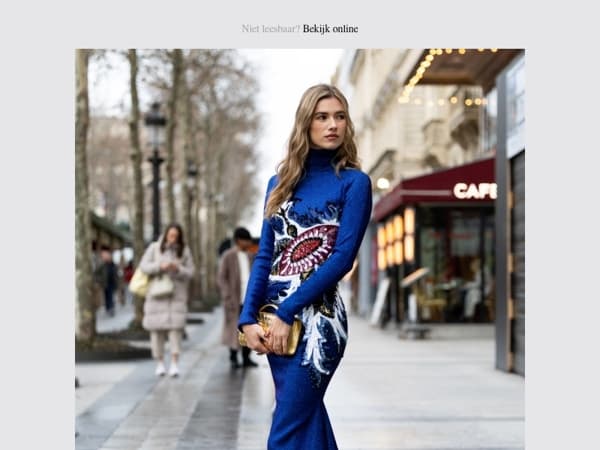 Angelina Jolie in doorschijnende jurk met bloemenversieringen bij première 'Couture' in Parijs