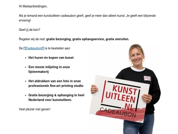 Een cadeau geven vanaf het strand.
