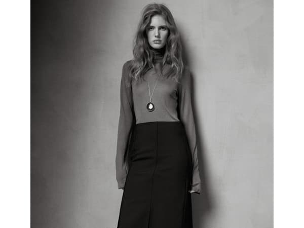 Wardrobe by Dutti | The Straight-fit Midi Skirt