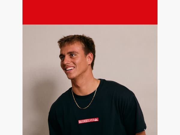 Minder lagen, meer T-shirts.