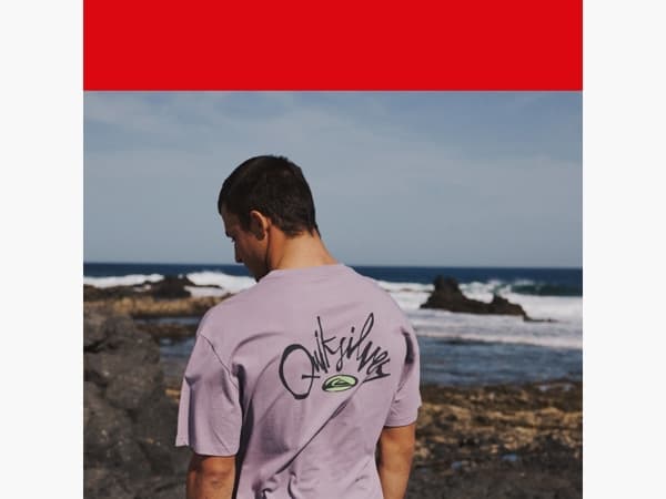 Tijd voor een nieuw T-shirt, vriend.