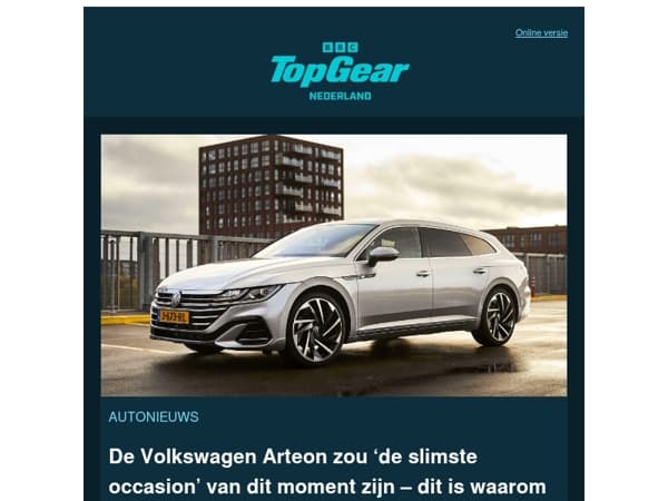 Dit betekent een blauwe reflector langs de weg