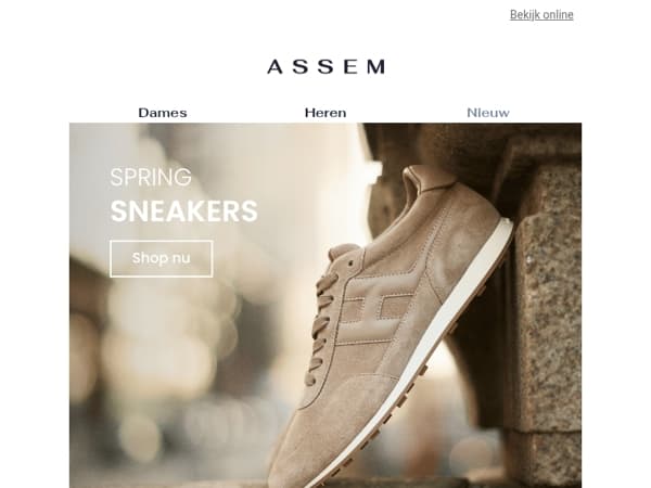 Onmisbaar: lichte sneakers